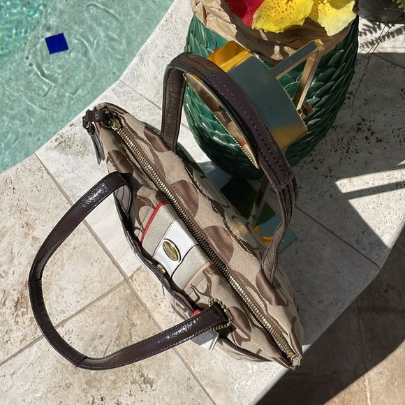 Coach Signature C Khaki/Vermillion Multi Stripe Tote/Shoulder Bag - Picture 8 of 17